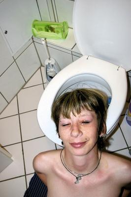 Dame des toilettes