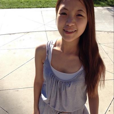 ポテトブープ・フライデーの大学生がインターネット売春婦に