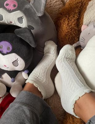 Fetichiste des pieds avec chaussettes (足と靴下) ギャル。