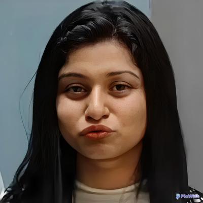 ふしだらな顔と太い太ももを持つインド人