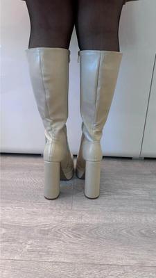 Pés com sapatos para fap