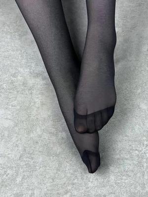 PIEDS EN NYLON