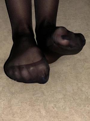 PIEDS EN NYLON