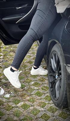 J'adore ses pieds et ses chaussures