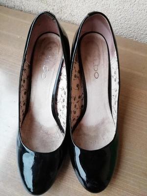 Chaussures bien usées sur Internet