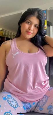 うーん、彼女はとてもおいしいように見えます!!!