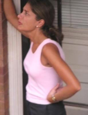 セクシーな脇の下の上腕二頭筋