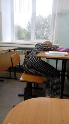 学校のお尻のクリープショット