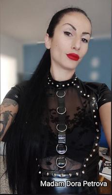 Damas estrictas de femdom