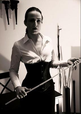 Strenge Damen, meine Damen