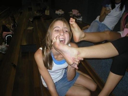 Belleza, quiero lamer todos tus pies