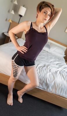  Hot girls in shorts 