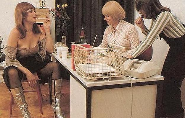 Office Pee Sex Bizarre