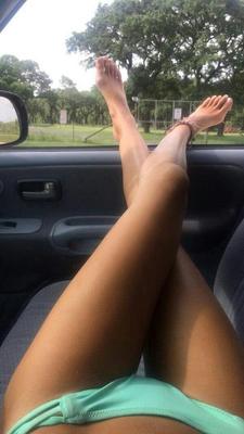 足の女性の部分を見せてください