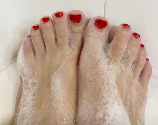 Kristin’s perfect, sexy, soapy red toes and hot soles