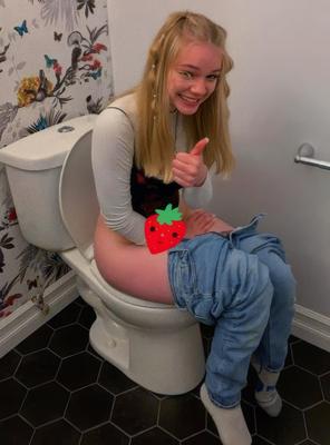 Toilet Bowl Girls 