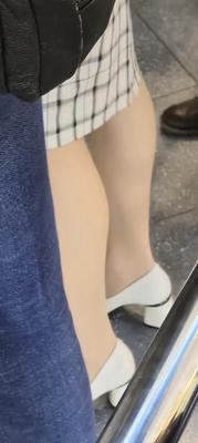 白いかかととヌードパンストの共同労働者
