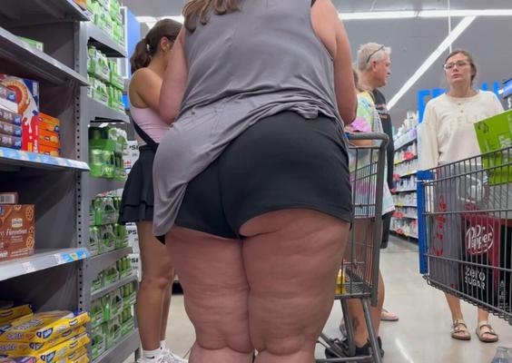 Candid BBW Big Ass Milf Cheeks In Shorts