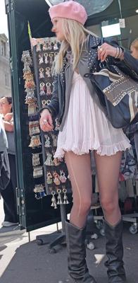 Manon en Collant ... la Plus Sexy Des Copines de Ma Fille