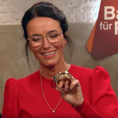 Frau Dr. Heide R. Z. sexy geile Maulhure zum ficken ! 