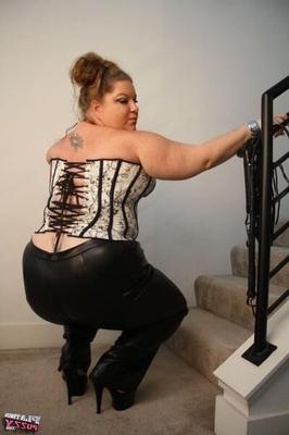 Sexy Frauen in Leder