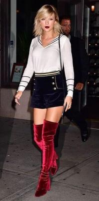 Taylor en botas