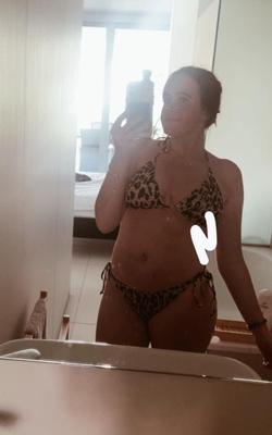 友達のティーンスクールイードフテ・ショーナは、fuckpigのための精液です